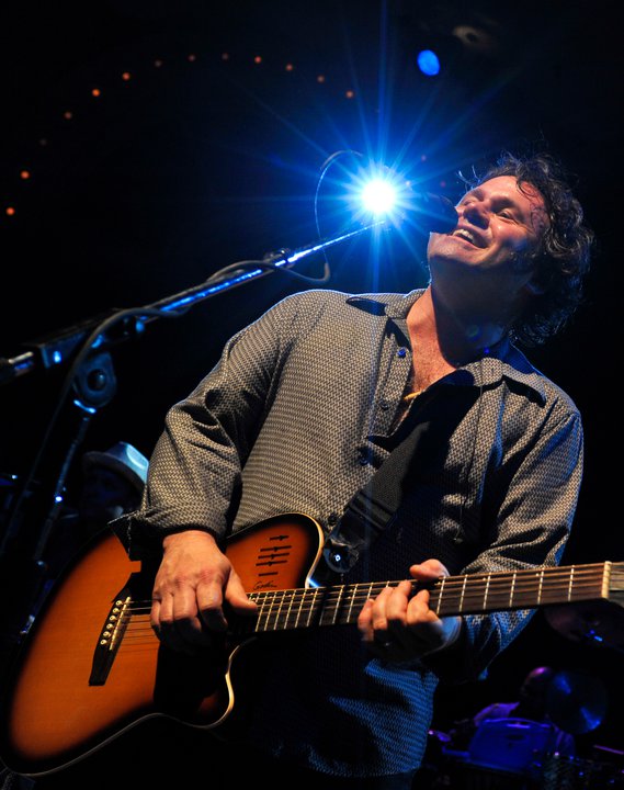 Martin Sexton with a live performance of Fall Like Rain in KXCI’s Studio 2A