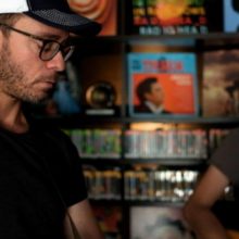 Live at KXCI: Amos Lee, “Hang On, Hang On”