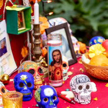 Día de los Muertos Celebración en Nuestro Jardín
